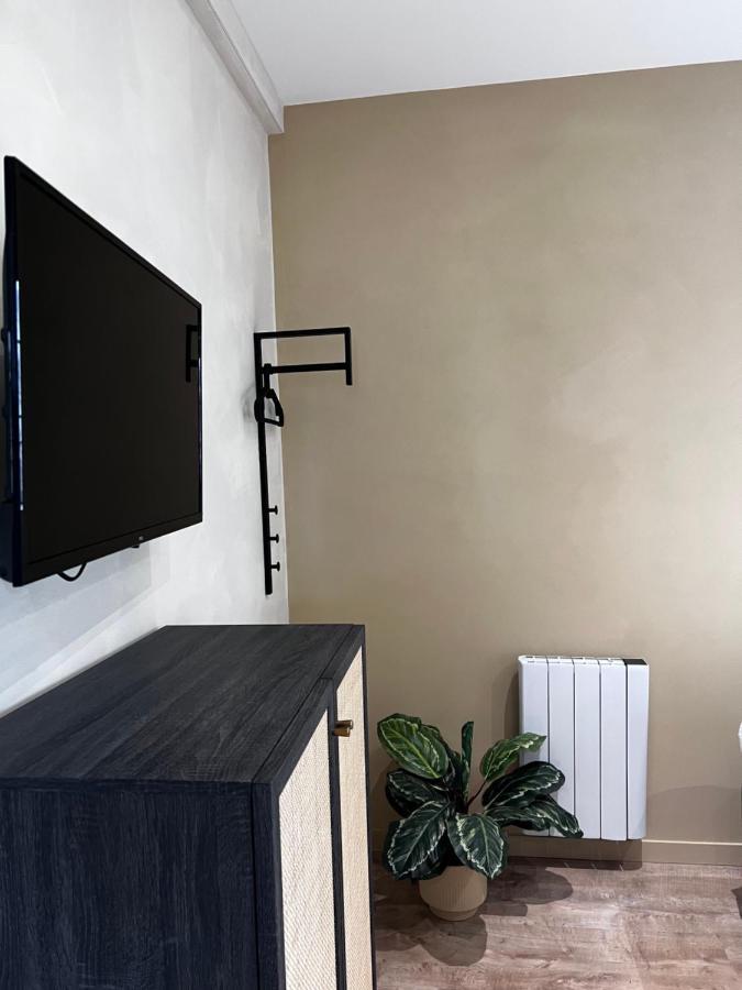 Myaka Appartement Wood Cholet Bagian luar foto