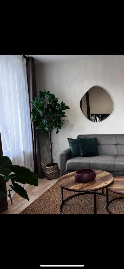 Myaka Appartement Wood Cholet Bagian luar foto
