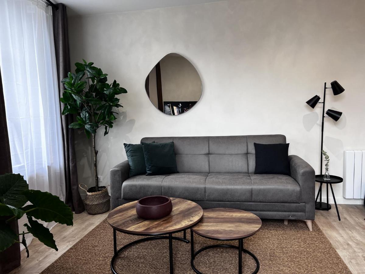 Myaka Appartement Wood Cholet Bagian luar foto