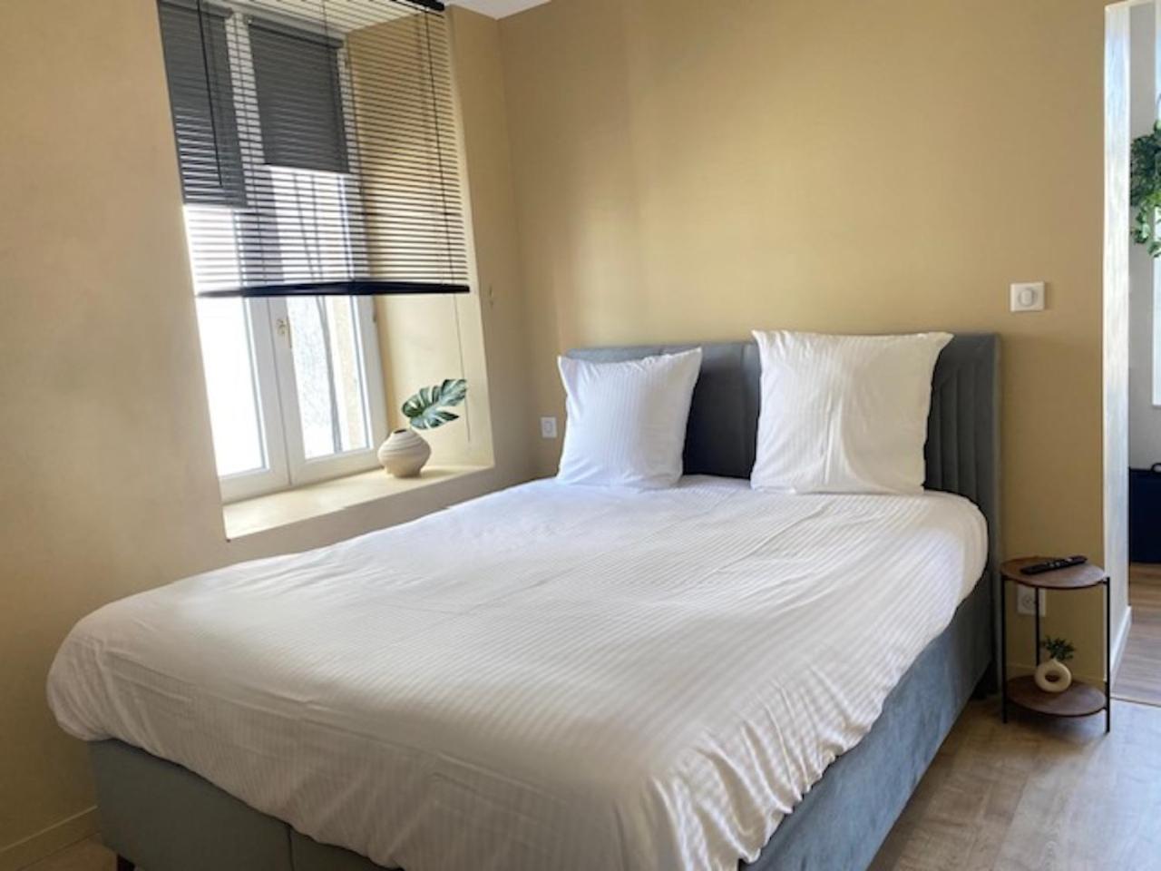Myaka Appartement Wood Cholet Bagian luar foto